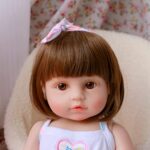 Lifelike Reborn Baby Dolls 18 Inch Realistic Newborn Girl Baby Doll with Doll Clothes & Accessories Best Birthday Set for Girls Age 3+